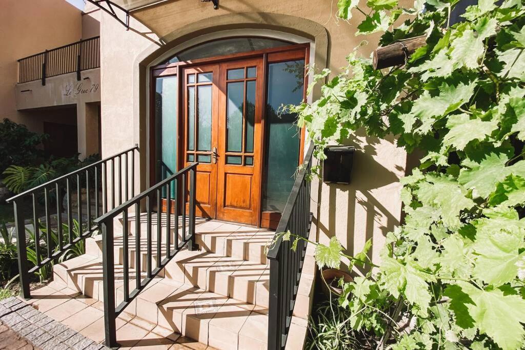 Le Grec Wine Tram Apartment Франсхук Экстерьер фото